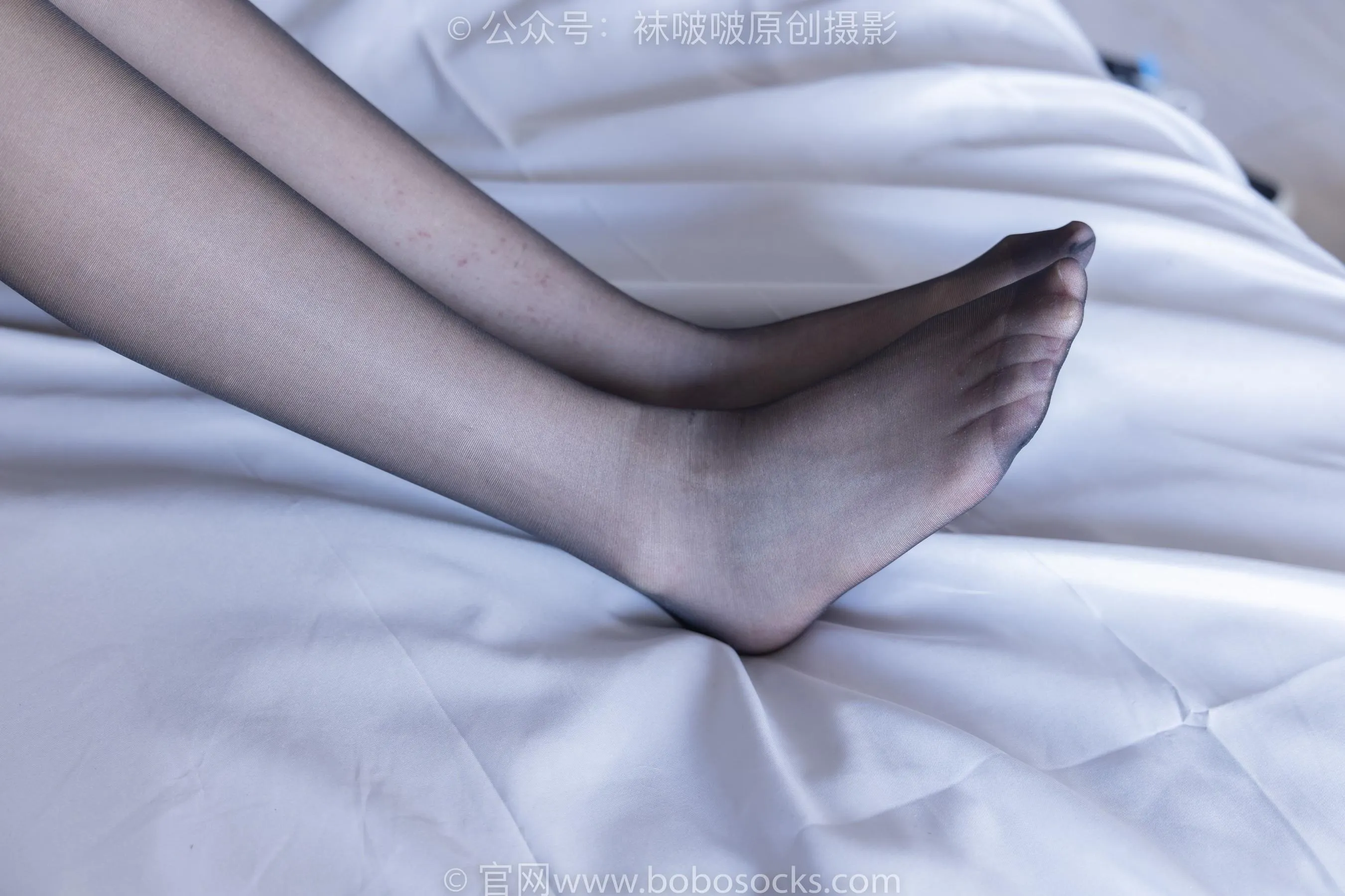 [BoBoSocks袜啵啵]NO.215 小甜豆-三双帆布鞋板鞋、厚白丝、黑丝[23] [54P]插图1